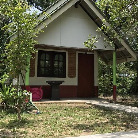 Cashew Nut Bungalows Hotel Ao Nang Ngoại thất bức ảnh